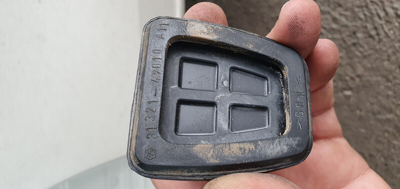 Накладки педали резиновые Toyota Corolla  2012 1.6 Бензин 