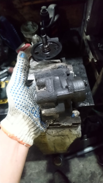 Насос ГУР Toyota Hiace  1997 2.4 Дизель Киев