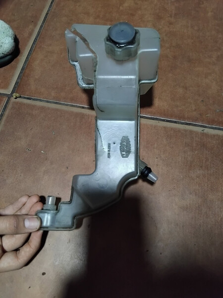 Бачок гидропривода сцепления Renault Clio  2007 купе 1.2 Бензин 