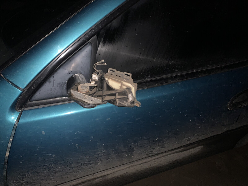 Бокове дзеркало заднього виду ліве B01A-69-120B   Mazda 323