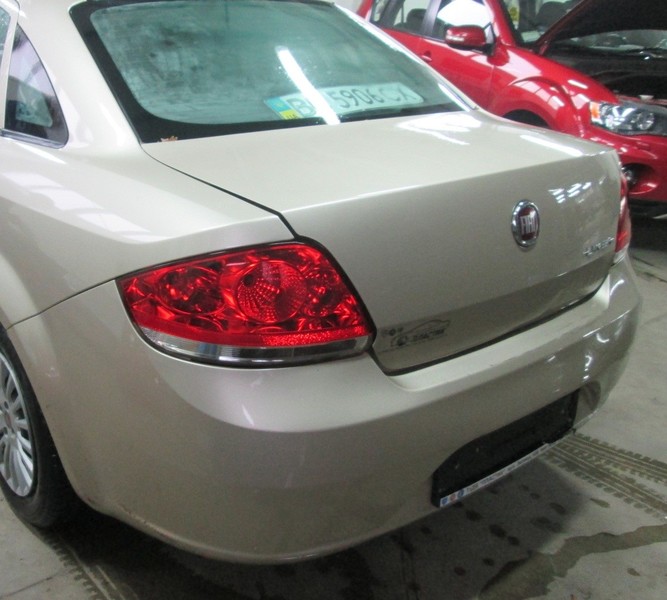 Заглушка бампера задньог Fiat Linea  2012 1.0 Электр Львов