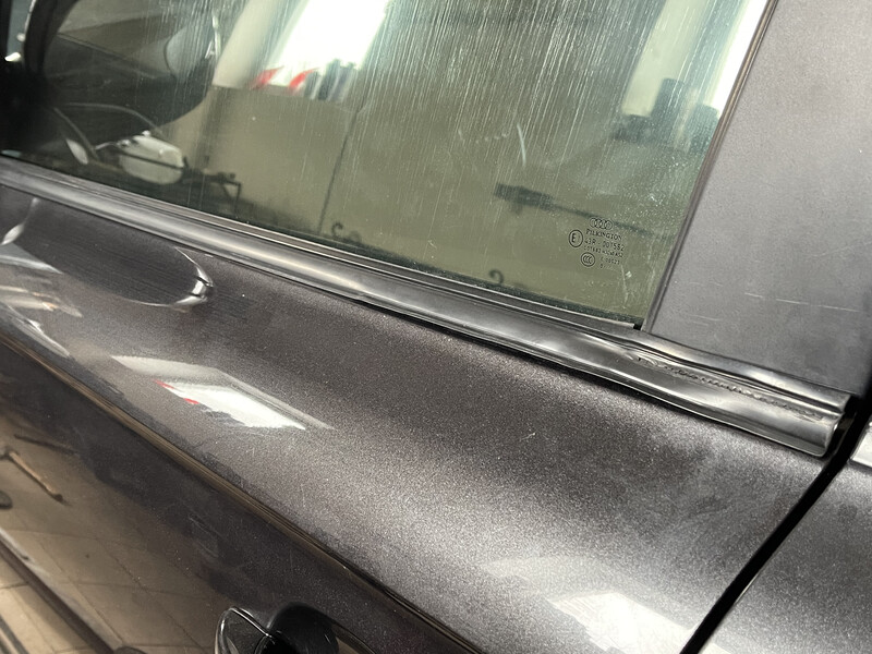 Молдинг двері Audi Q7  2010 3.0 Дизель 