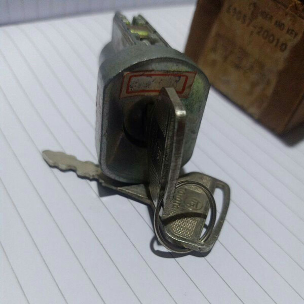 Цилиндр замка зажигания Toyota Corona  1977 2.0 Бензин Киев