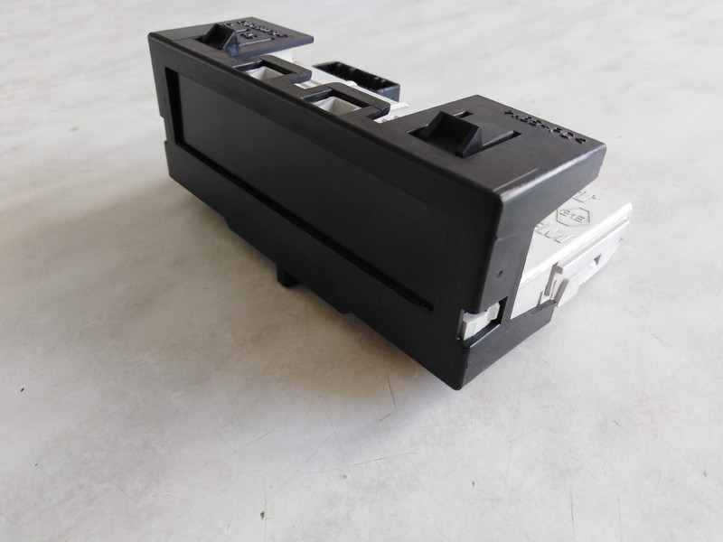 Часы Renault Symbol 2008 г.  1.4 л бензин Днепр