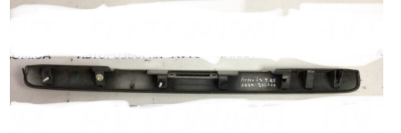 Молдинг багажника Toyota Avensis  2007 2.0 Дизель 