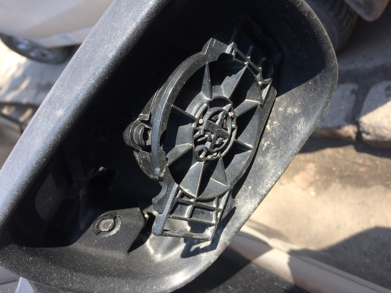 Дзеркало праве Ford Fiesta  2008 хетчбек 1.4 Бензин 