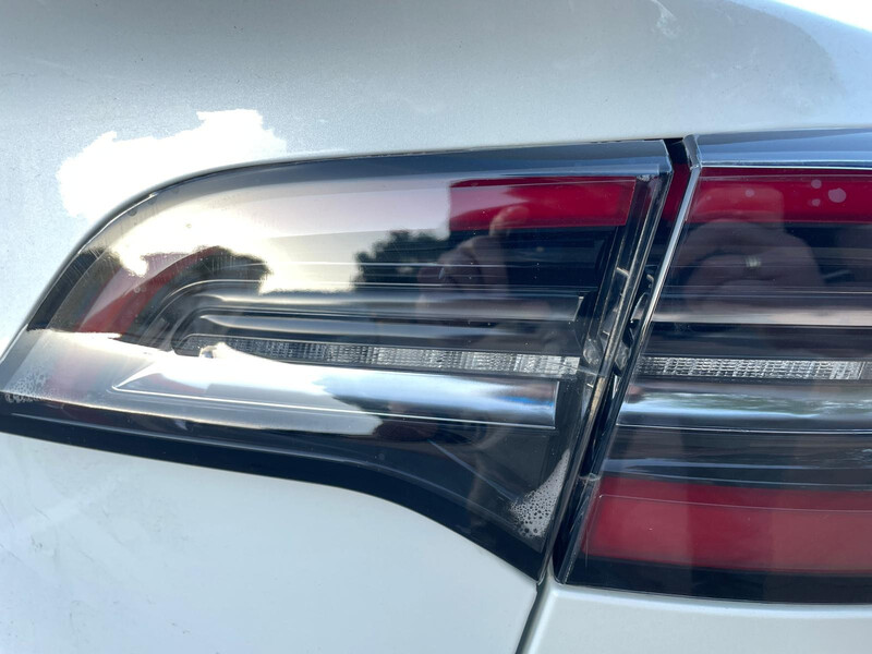 Фонари на крышку багажника Tesla Model 3  2021 3.0 Электро 