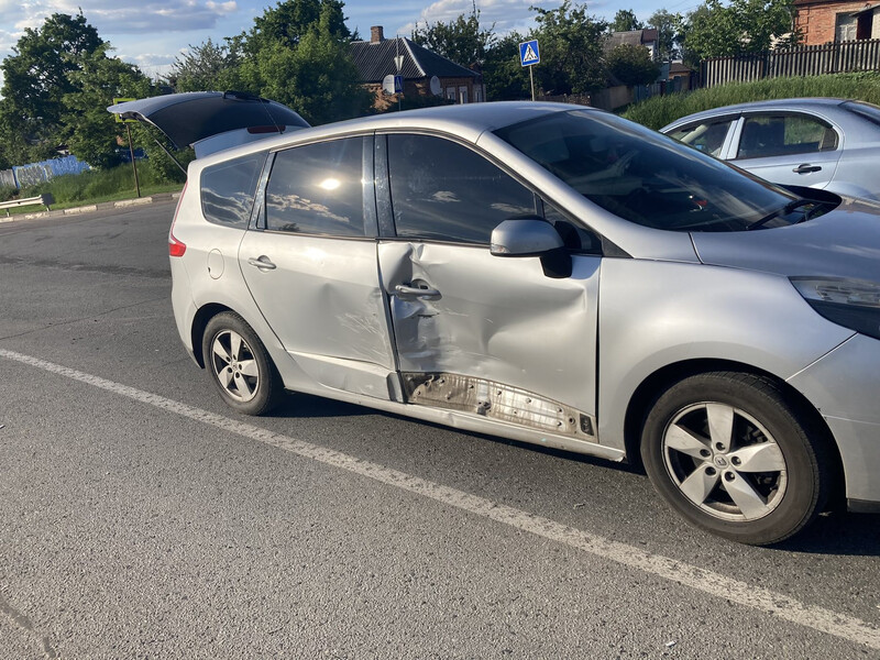 Двери передние Renault Grand Scenic 3  2010 универсал 2.0 Дизель Хмельницкий