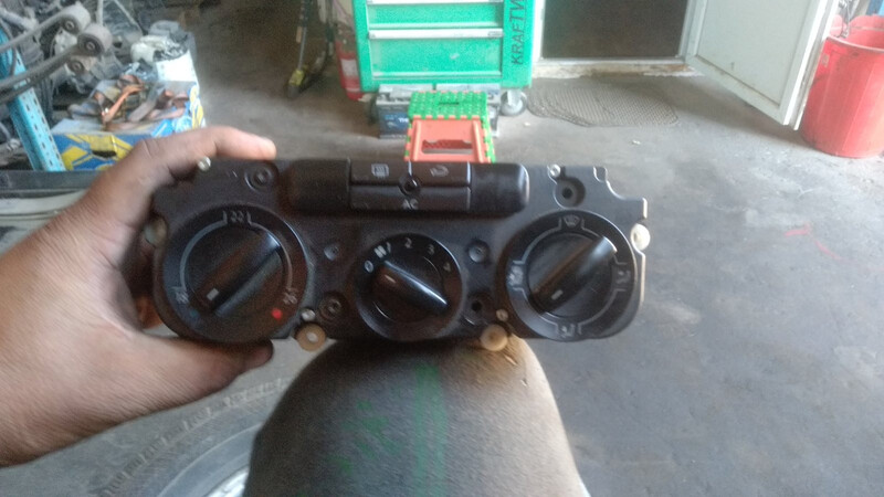 Блок керування пічкою Volkswagen Caddy 3  2008 1.9 Дизель 