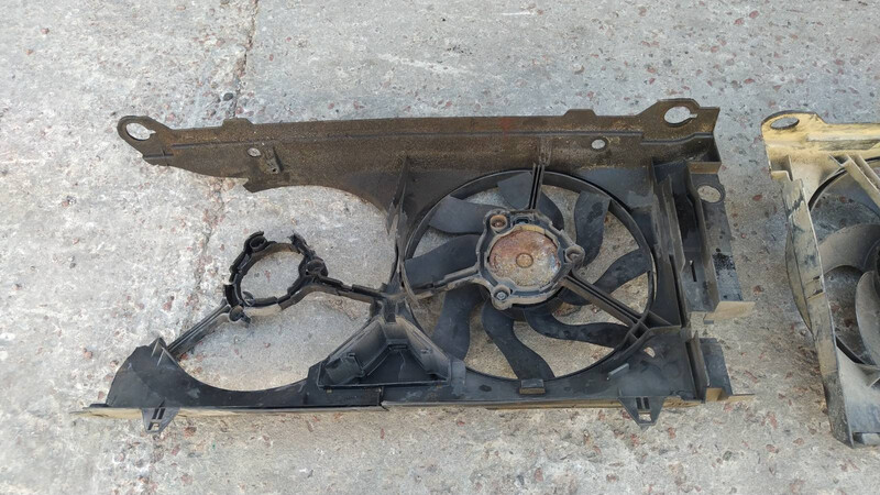 Диффузор з двумя вентиляторами Citroen Berlingo  2001 2.0 Дизель 