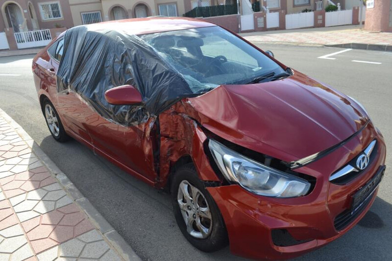 Капот Hyundai Accent  2013 1.4 Бензин 