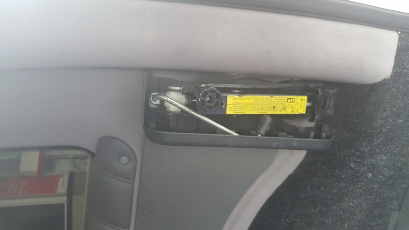 Крышка Volkswagen Caddy 3 2009 г.  1.9 л дизель Киев