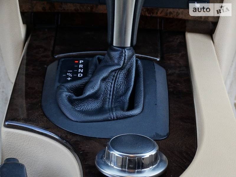 Пластиковая накладка с ручкой на акпп BMW 5 Series E60  2008 3.0 Дизель Полтава
