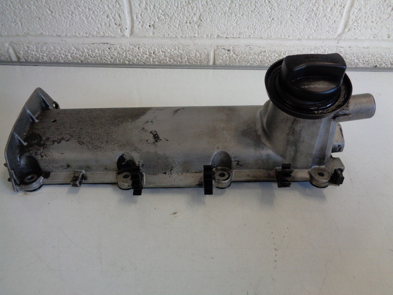 Клапана крышка головки Volkswagen Sharan  2002 2.0 Бензин 