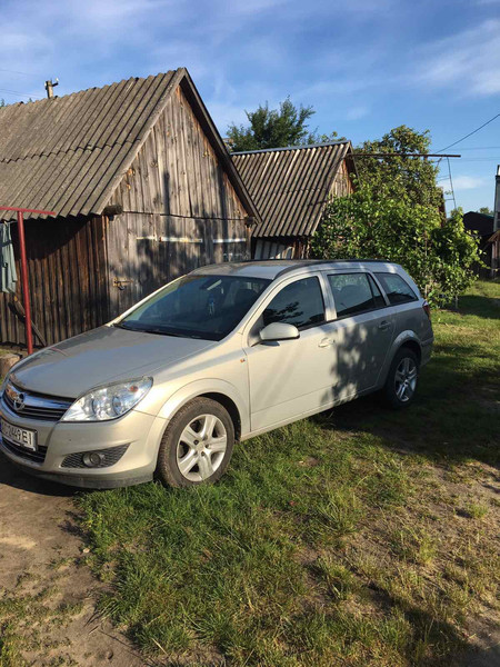 Дверь передняя правая Opel Astra Н хэтчбек 2009 г.  1.3 л дизель Ровно