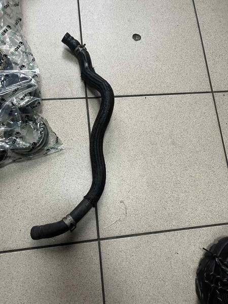 Патрубок Mazda CX-7 универсал 2011 г.  2.3 л бензин