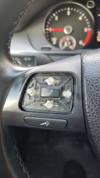 Блок кнопок на руле Volkswagen Passat B7 универсал 2011 г.  2.0 л дизель Ровно