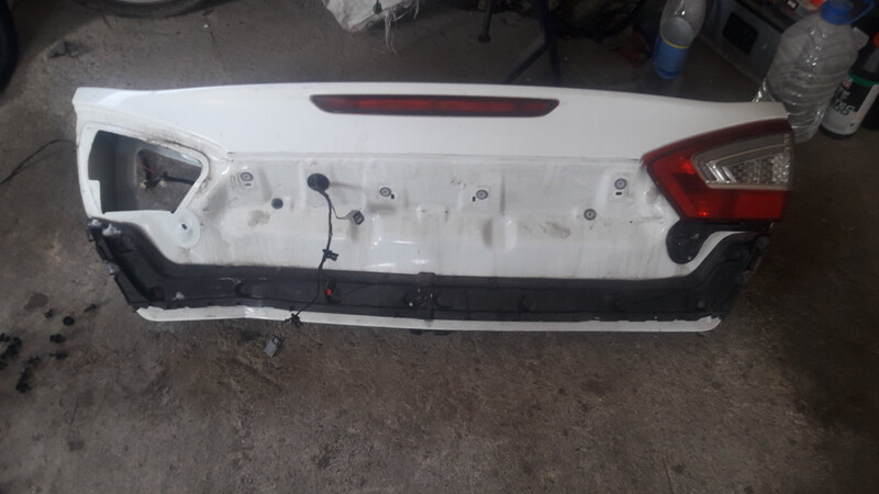 Кришка багажника гола 1693786   Ford Mondeo