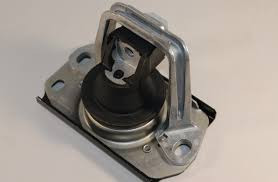 Опора двигуна 8200378211   Opel Vivaro, Renault Trafic