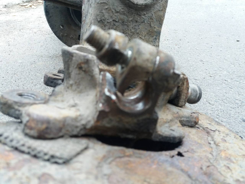 Поворотний кулак Audi 100 С3 1989 2.0 Бензин 