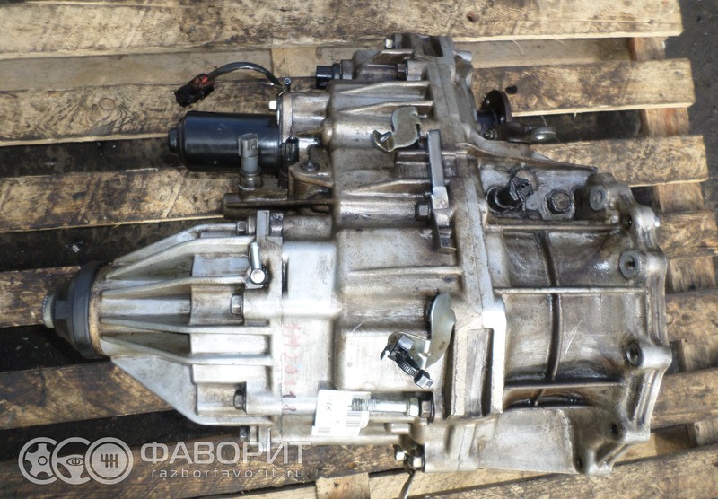 Роздатка Nissan Pathfinder r51 d40 2009 2.5 Дизель 