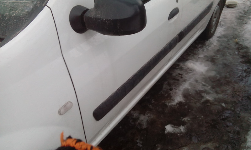 Молдинг двери Renault Logan универсал 2010 г.  1.6 л бензин Прилуки