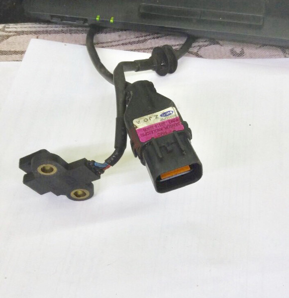 Датчик распредвала 39318-3980   Kia Sorento