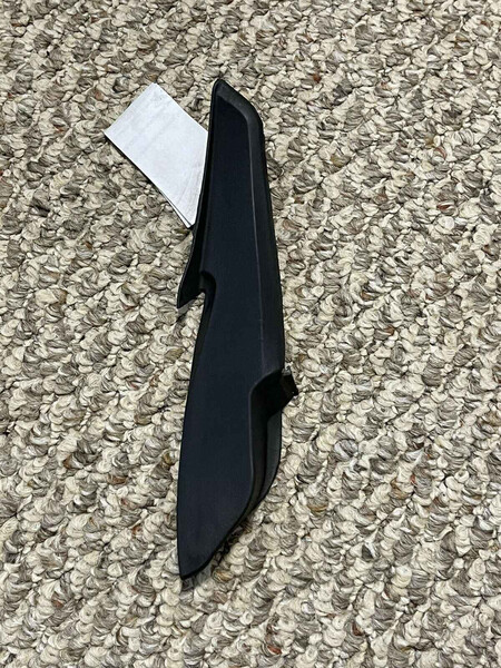 Уголок крыла в углу лобового стекла Chevrolet Malibu  2017 1.5 Бензин 