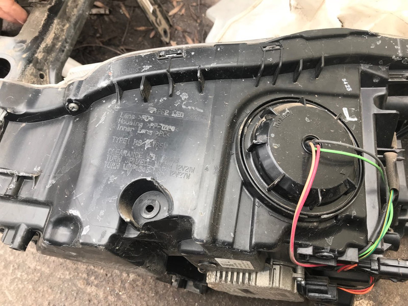 Фара ліва Nissan Leaf SV хетчбек 2013 р.  Кривий Ріг