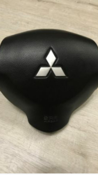 Накладка на руль заглушка, где подушка Mitsubishi Lancer X  2007 2.0 Бензин Харьков