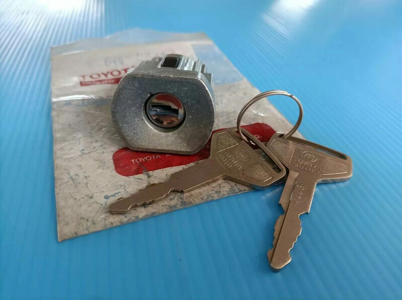 Цилиндр замка зажигания Toyota Corona  1978 2.0 Бензин Киев