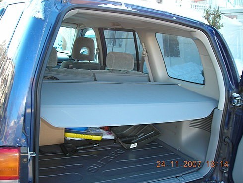 Шторка багажника Suzuki Grand Vitara xl-7 2005 2.7 Бензин Київ