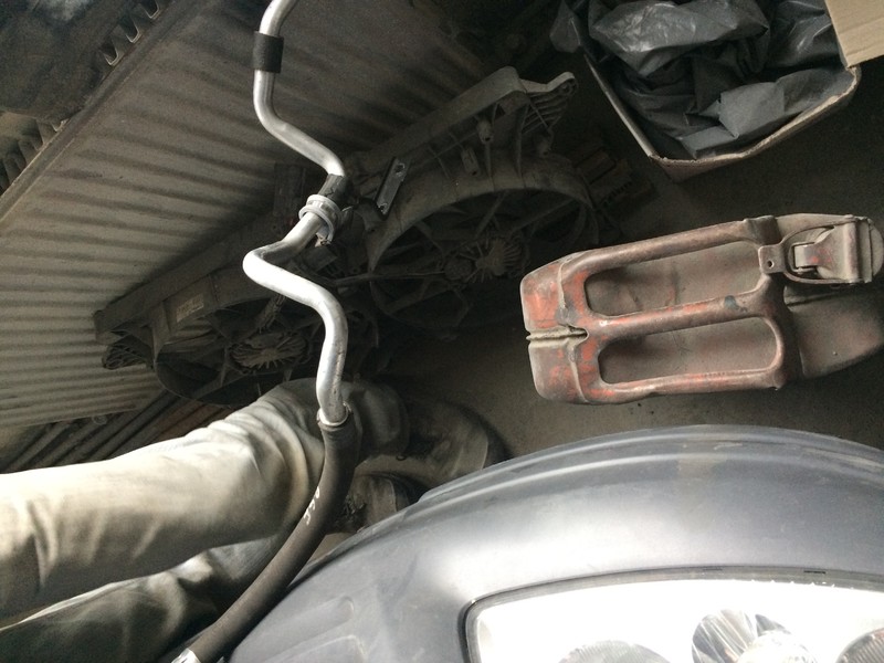 Трубка кондиционера Volkswagen Caddy 3  2006 20.0 Дизель Львов