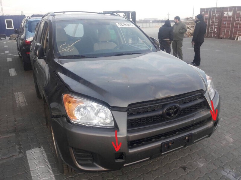 Заглушка переднего бампера Toyota Rav 4 2011 г.  2.4 л бензин Днепр