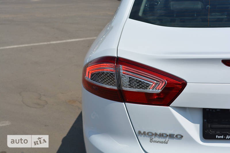 Фонарь наружный задний левый  (ристайлинг ) Ford Mondeo 4  2011 1.0 Бензин Горловка