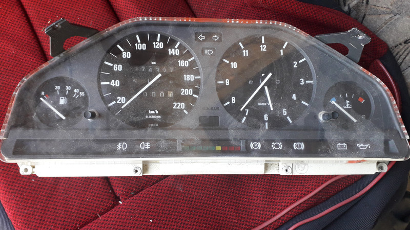 Разьемы приборной панели BMW 3 Series E30  1985 1.6 Бензин Одесса