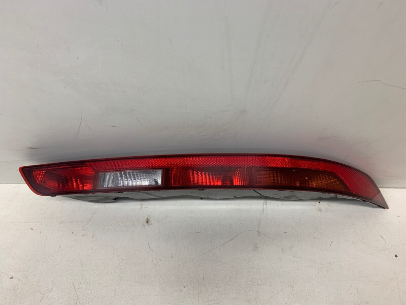 Задний фонарь Audi Q5 2011 г.  2.0 л бензин Киев