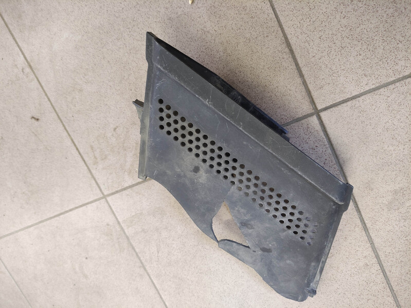 Повітрозабірник Audi Q5 2014 г.  2.0 л дизель Ровно