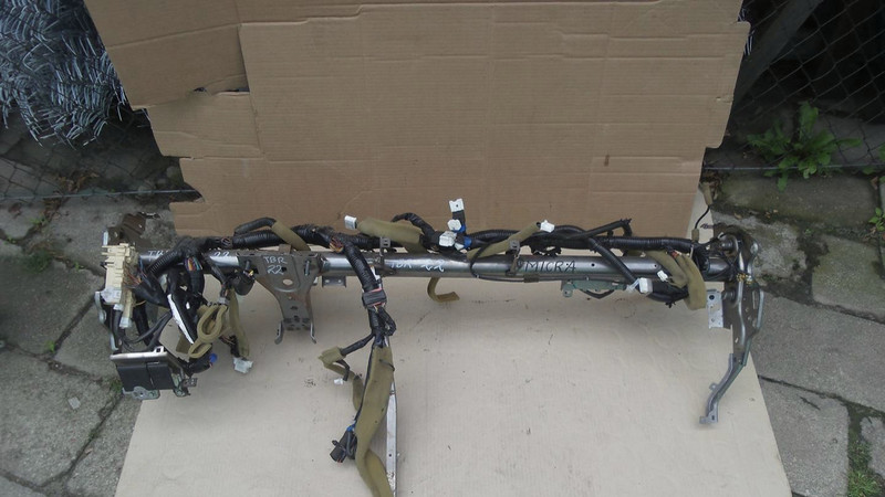 Усилитель торпеды Nissan Micra K12  2006 хетчбек 1.4 Бензин 