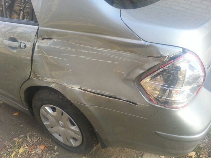 Заднее левое крыло Nissan Tiida  2011 1.6 Бензин Днепропетровск