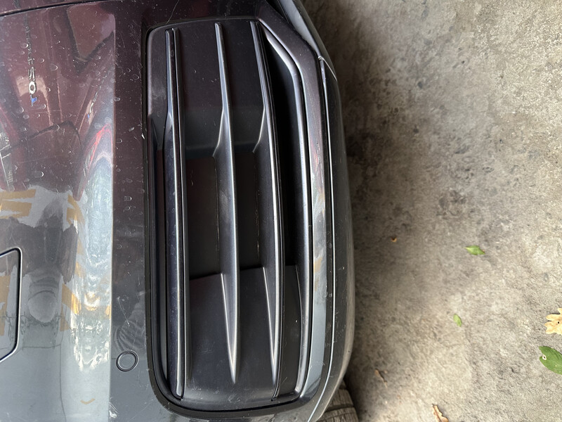 Решітка бамперу Audi Q5 2019 г.  2.0 л бензин Сумы