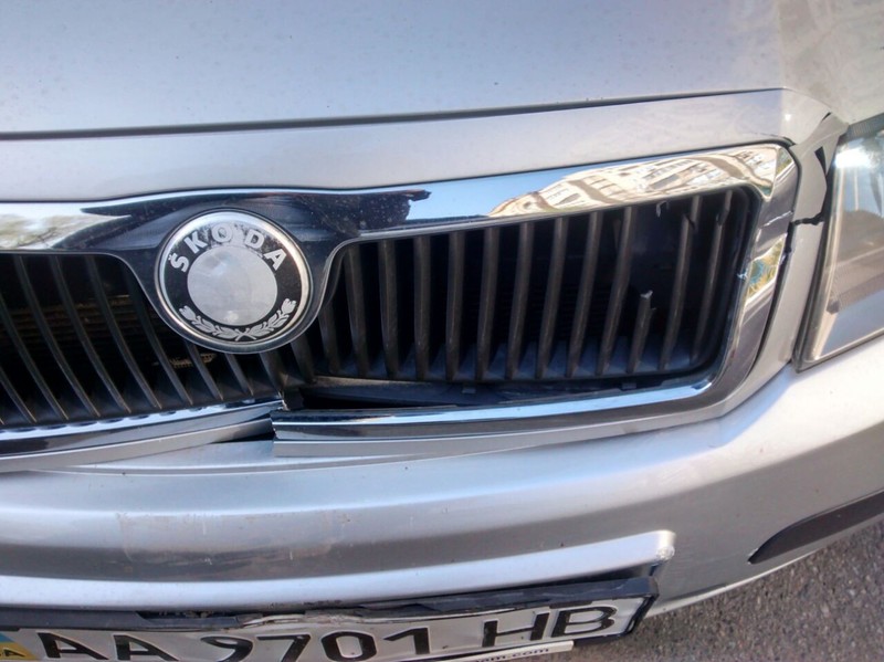 Решетка радиатора + облицовка пластик Skoda Fabia хетчбек 2007 р.  1.6 л бензин Київ