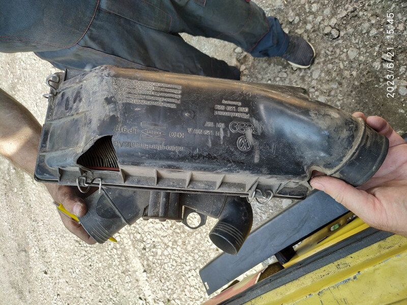 Крышка воздушного фильтра 191 129 607 A   Volkswagen Passat