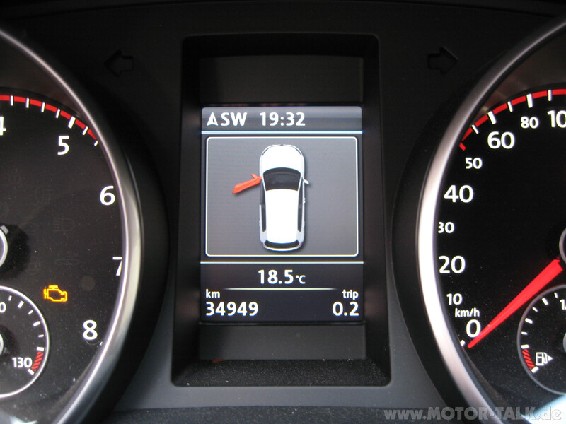 Панель приборов 5K0920882A   Volkswagen Golf