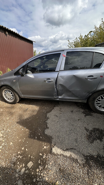 Двері перед зад ліва сторона Opel Corsa  2008 хэтчбек 1.5 Дизель Ивано-Франковск
