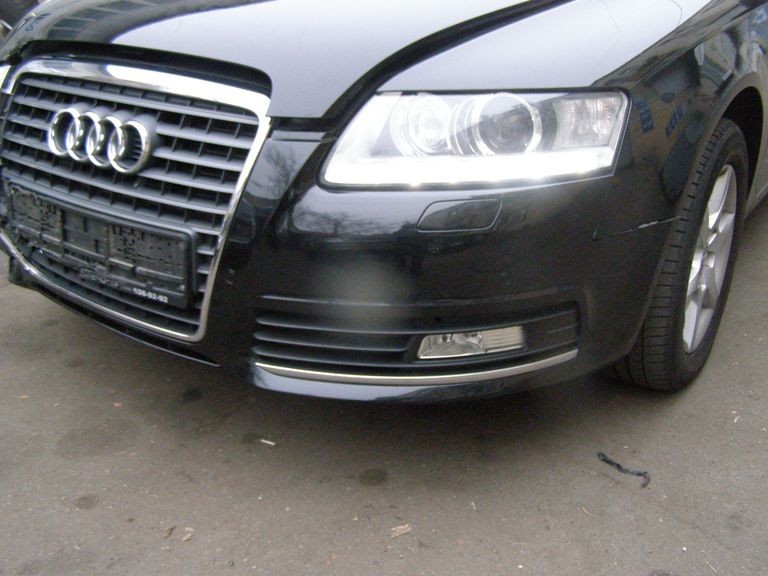 Противотуманка правая 4F0941700A   Audi A6