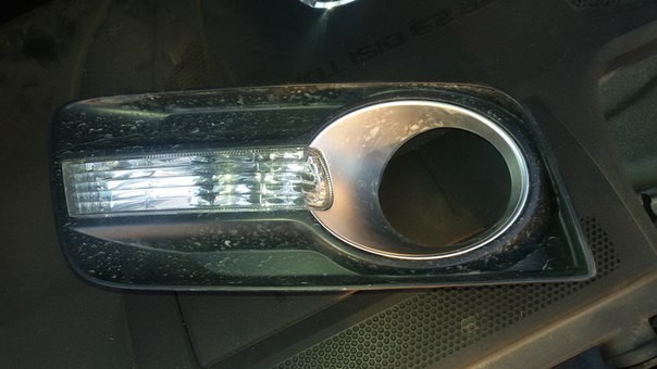 Левая накладка под противотуманку с поворотом Mazda CX-7  2007 универсал 2.3 Бензин Луцк