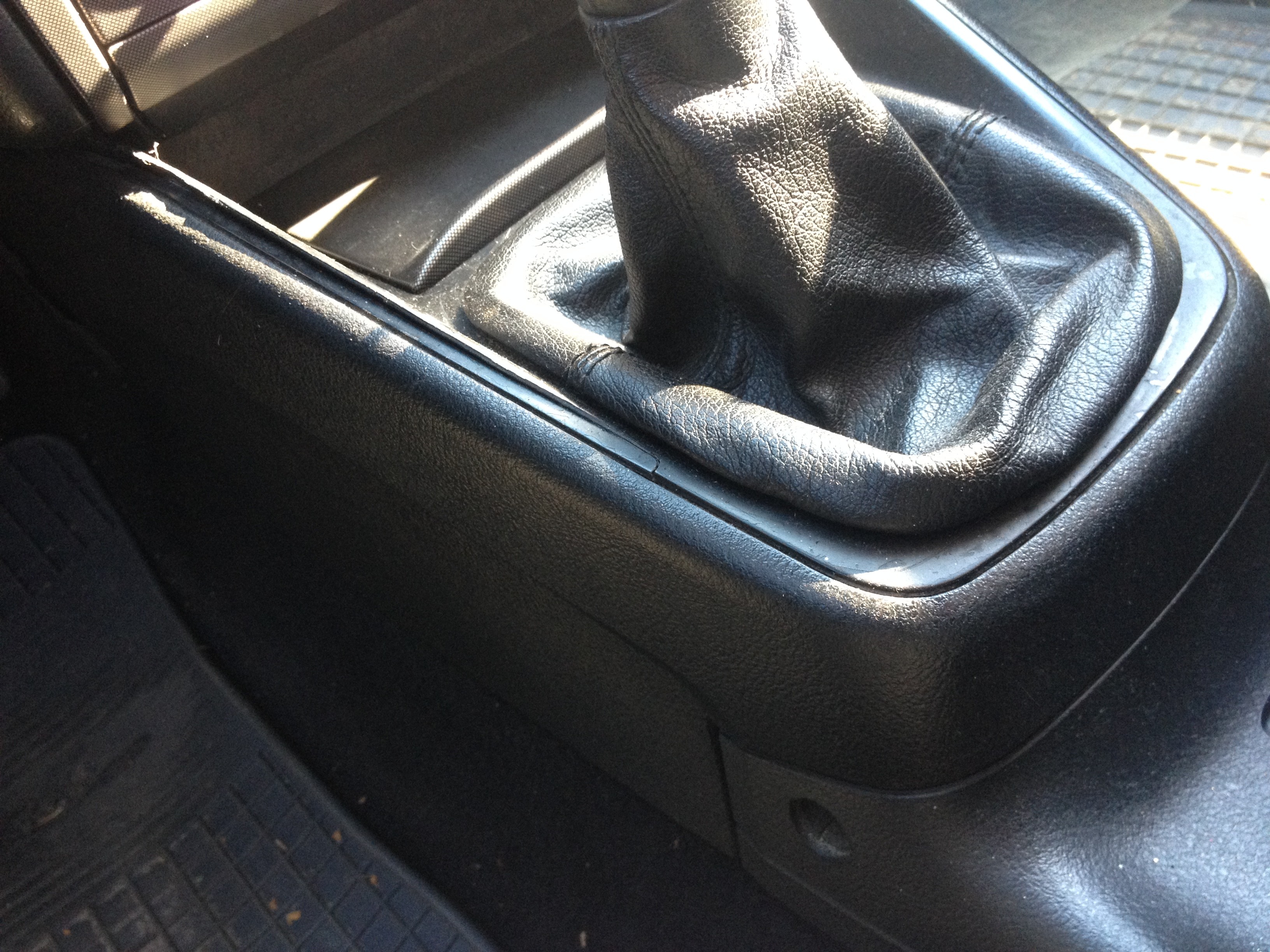 Консоль вокруг коробки передач (Борода) Volkswagen Bora TDI 1999 1.9 Дизель 