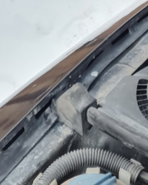 Упор капота Skoda Superb 2  2009 2.0 Дизель 