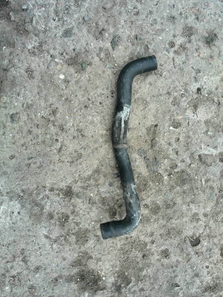 Нижний патрубок системы охлаждения, полка под акб с креплениями Nissan Micra K12  2008 хетчбек 1.2 Бензин 